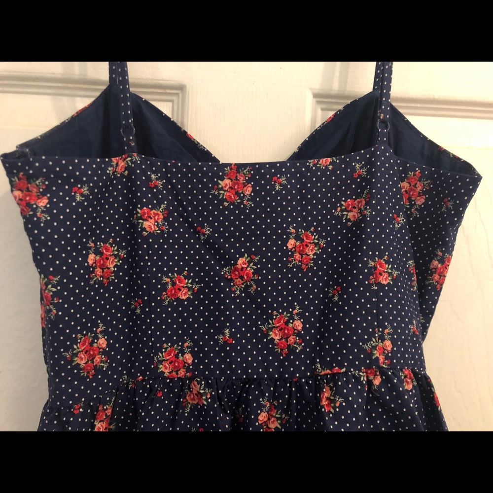 Sundress - Picture 5 of 7